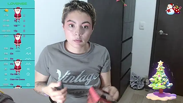 TRIXIE TANG28 online show from December 30, 11:17 pm