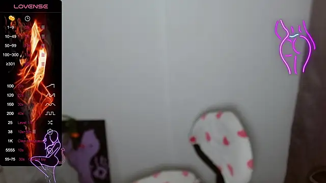 TRIXIE TANG28 online show from February 4, 3:11 am