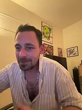 Snapshot of defbond420 chatting on September 13, 9:36 pm defbond420 online show from September 13, 9:36 pm