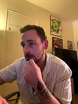 Snapshot of defbond420 chatting on September 17, 9:05 pm defbond420 online show from September 17, 9:05 pm