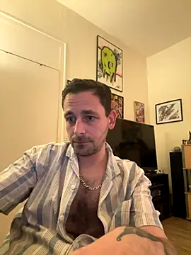 Snapshot of defbond420 chatting on October 13, 10:32 pm defbond420 online show from October 13, 10:32 pm