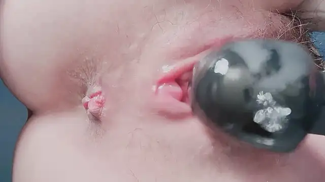 Snapshot of Krismil3 chatting on February 23, 7:33 am Krismil3 online show from February 23, 7:33 am