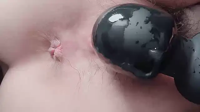 Snapshot of Krismil3 chatting on March 18, 4:37 am Krismil3 online show from March 18, 4:37 am