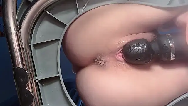 Snapshot of Krismil3 chatting on November 15, 11:54 pm Krismil3 online show from November 15, 11:54 pm