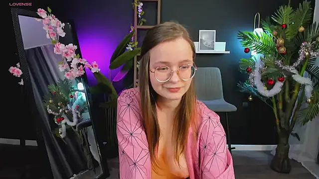 Snapshot of CassieCool chatting on January 8, 2:35 am CassieCool online show from January 8, 2:35 am