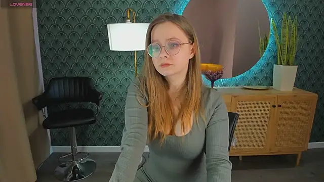 Snapshot of CassieCool chatting on January 23, 12:14 am CassieCool online show from January 23, 12:14 am