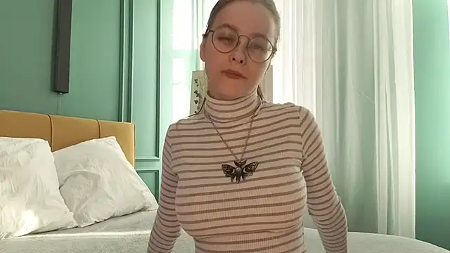 Snapshot of CassieCool chatting on October 18, 12:39 pm CassieCool online show from October 18, 12:39 pm