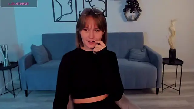 BritnieCute online show from October 16, 5:08 am