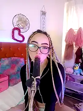 Snapshot of Yennastone chatting on January 8, 2:14 pm Yennastone online show from January 8, 2:14 pm