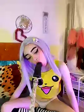Snapshot of Yennastone chatting on January 18, 3:20 am Yennastone online show from January 18, 3:20 am