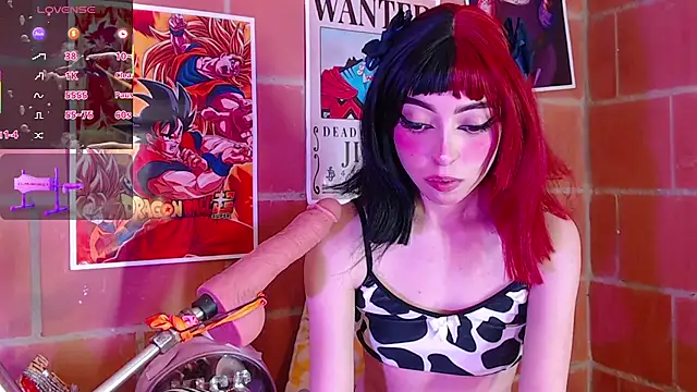 Snapshot of Yennastone chatting on November 8, 5:40 am Yennastone online show from November 8, 5:40 am