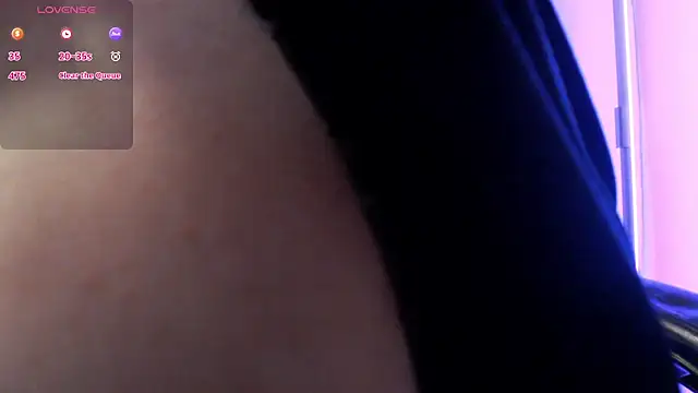 Bigbittiesandfun online show from April 13, 7:03 am