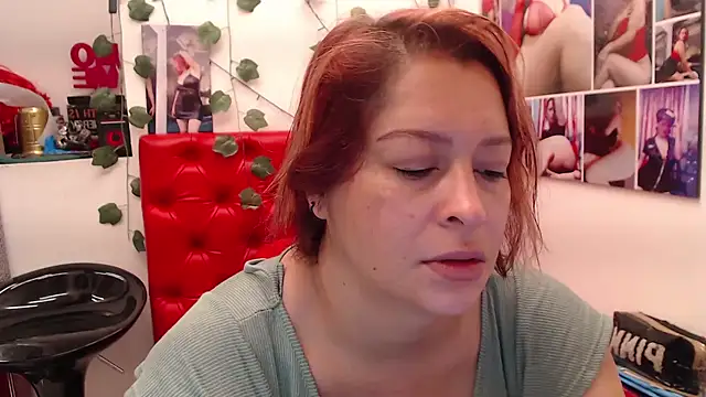 Snapshot of eva_twiss chatting on February 10, 11:25 am eva twiss online show from February 10, 11:25 am