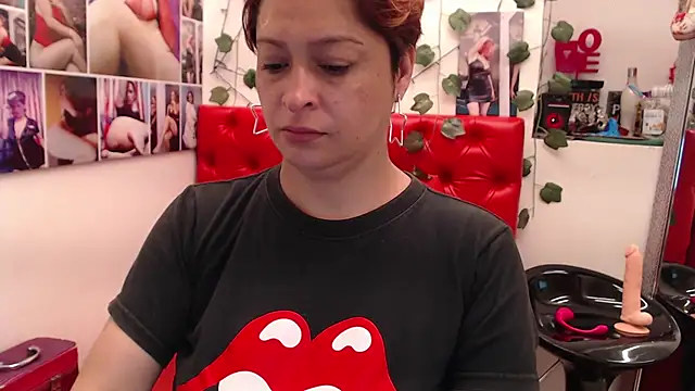 Snapshot of eva_twiss chatting on March 5, 11:38 am eva twiss online show from March 5, 11:38 am