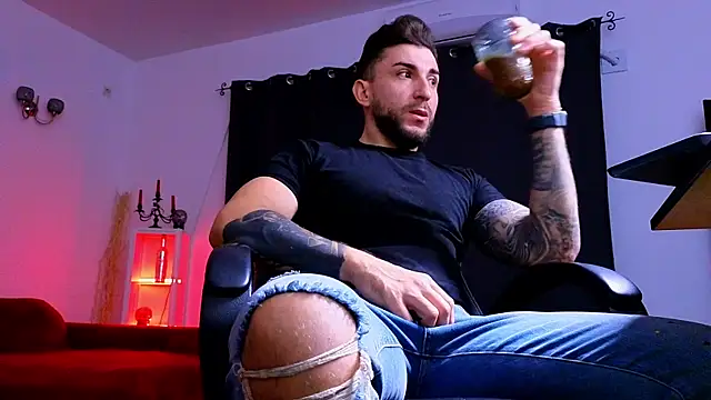 Snapshot of MightyAaron66 chatting on October 21, 3:07 am MightyAaron66 online show from October 21, 3:07 am