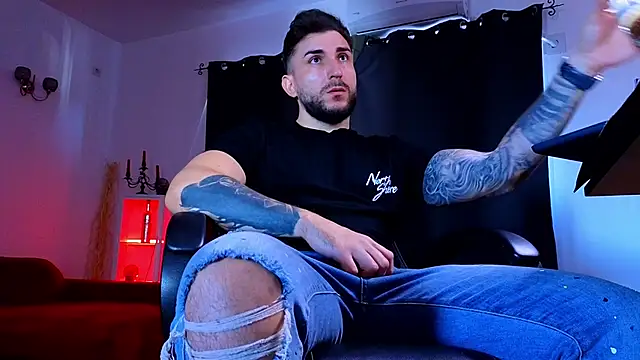 Snapshot of MightyAaron66 chatting on October 28, 9:57 am MightyAaron66 online show from October 28, 9:57 am