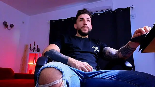 Snapshot of MightyAaron66 chatting on October 29, 5:10 am MightyAaron66 online show from October 29, 5:10 am