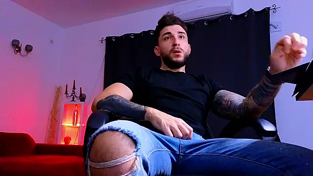 Snapshot of MightyAaron66 chatting on November 4, 4:22 am MightyAaron66 online show from November 4, 4:22 am