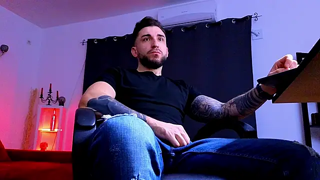 MightyAaron66 online show from February 6, 3:55 am