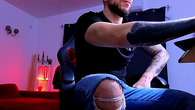 MightyAaron66 online show from February 10, 5:28 pm