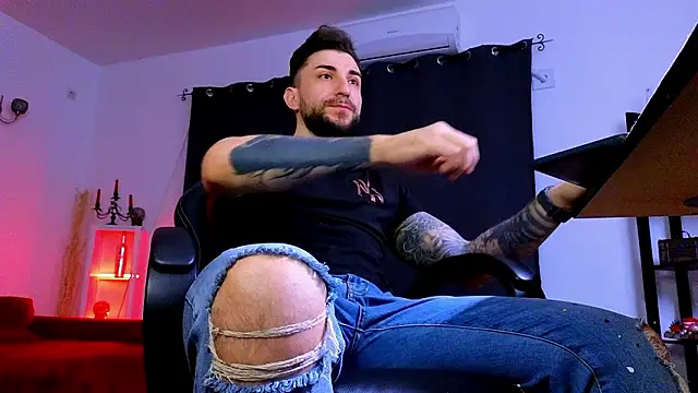 MightyAaron66 online show from March 1, 4:25 am