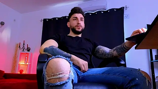 MightyAaron66 online show from April 13, 4:18 am