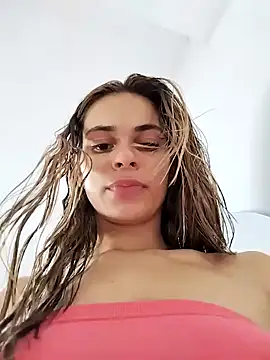 Snapshot of cuteluci_ chatting on December 30, 1:03 pm cuteluci online show from December 30, 1:03 pm