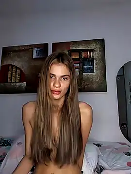 Snapshot of cuteluci_ chatting on December 31, 3:53 pm cuteluci online show from December 31, 3:53 pm