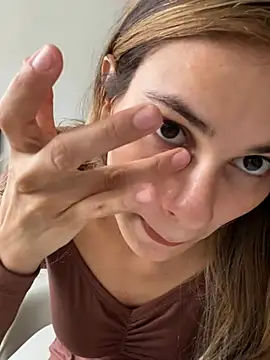 Snapshot of cuteluci_ chatting on January 5, 10:08 pm cuteluci online show from January 5, 10:08 pm