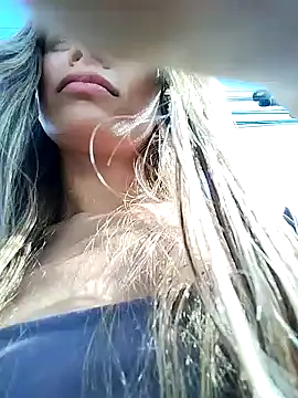Snapshot of cuteluci_ chatting on January 23, 7:51 pm cuteluci online show from January 23, 7:51 pm