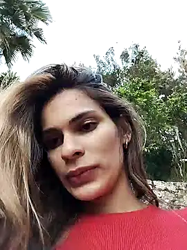 Snapshot of cuteluci_ chatting on January 26, 1:25 pm cuteluci online show from January 26, 1:25 pm