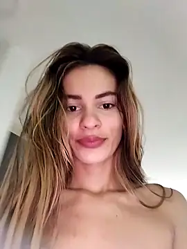 Snapshot of cuteluci_ chatting on February 9, 12:19 pm cuteluci online show from February 9, 12:19 pm