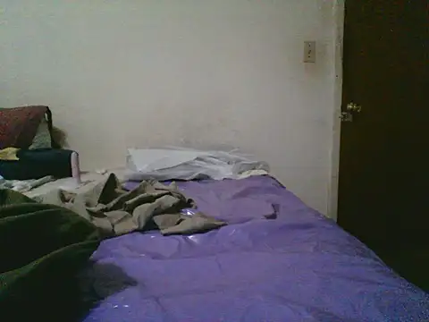 Emilylyn2501 online show from November 8, 2:23 am