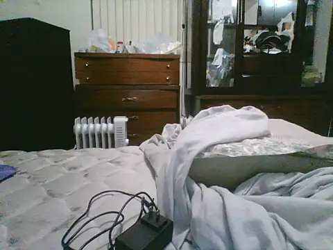 Emilylyn2501 online show from November 11, 2:44 am