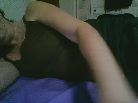 Emilylyn2501 online show from November 14, 12:09 am