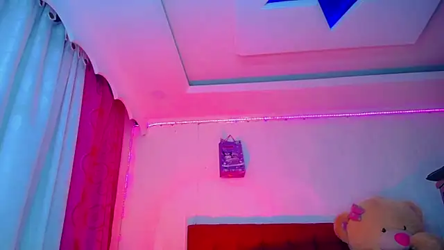 NahomiCamper online show from March 31, 10:21 pm