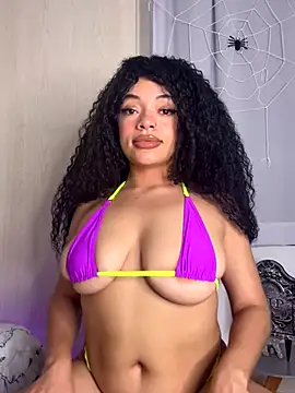 Snapshot of Alyssa_Houston chatting on October 29, 3:09 am Alyssa Houston online show from October 29, 3:09 am