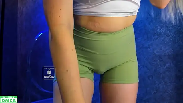 Snapshot of xteona chatting on October 9, 10:57 am xteona online show from October 9, 10:57 am