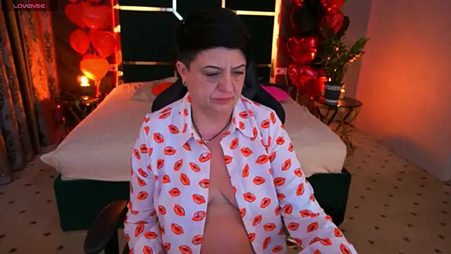 Snapshot of MilaSkyy chatting on February 22, 3:12 am MilaSkyy online show from February 22, 3:12 am