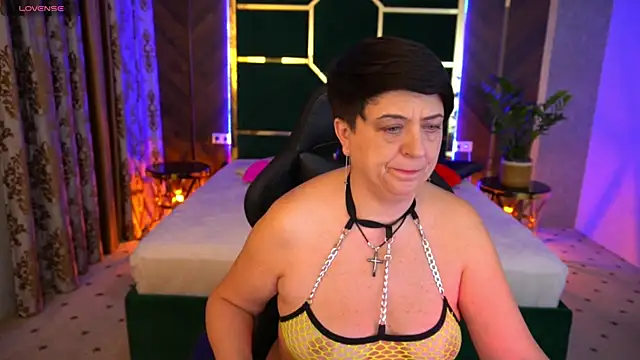 Snapshot of MilaSkyy chatting on March 12, 8:52 pm MilaSkyy online show from March 12, 8:52 pm