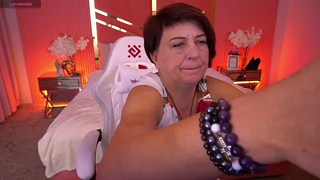 Snapshot of MilaSkyy chatting on October 11, 5:00 pm MilaSkyy online show from October 11, 5:00 pm