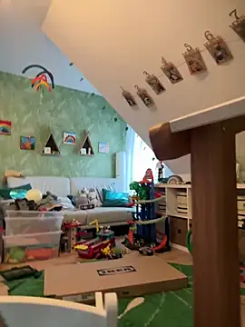 Snapshot of rundum40 chatting on December 7, 10:01 am rundum40 online show from December 7, 10:01 am