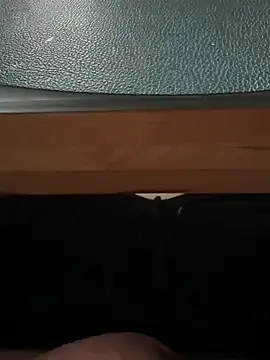 Snapshot of rundum40 chatting on December 10, 1:55 pm rundum40 online show from December 10, 1:55 pm