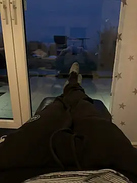 Snapshot of rundum40 chatting on January 18, 4:21 pm rundum40 online show from January 18, 4:21 pm