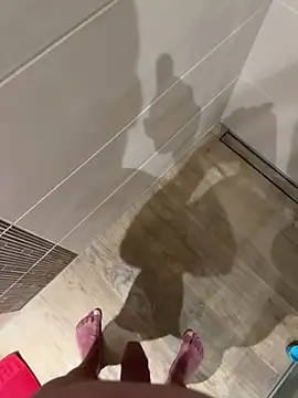 Snapshot of rundum40 chatting on February 13, 8:13 pm rundum40 online show from February 13, 8:13 pm