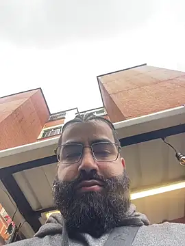 Lyon vach online show from December 2, 1:50 pm