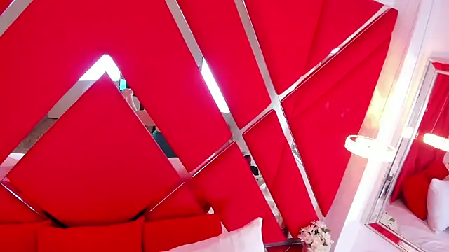 Snapshot of ArticaBelle chatting on January 4, 12:27 pm ArticaBelle online show from January 4, 12:27 pm