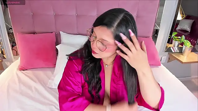 Snapshot of ArticaBelle chatting on November 25, 4:45 am ArticaBelle online show from November 25, 4:45 am