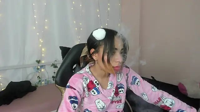 Snapshot of Abigail_Wilson_ chatting on February 5, 11:50 pm Abigail Wilson online show from February 5, 11:50 pm