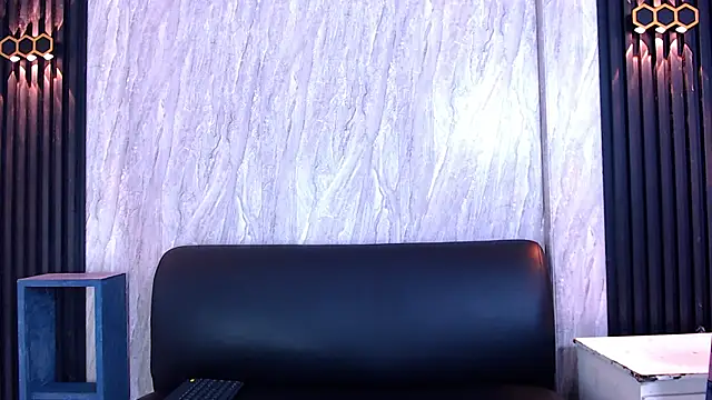 Molly Spears online show from December 4, 7:44 pm